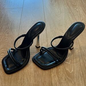 Women’s SCHUTZ Sandal 3.5” Heels - Black - 7